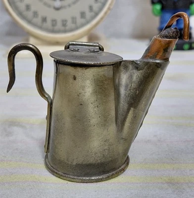 Lámpara de aceite vintage de mineros del carbón estampada A en la parte inferior Foto 1 de 4