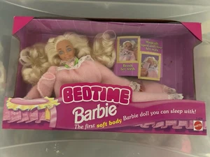 Bedtime Barbie Puppe 1993 Weichkörper von Mattel 11079 Schlaf NRFB VERSIEGELT  - Bild 1 von 3