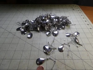 JIG SPINNERS 25 PCS LURES NICKEL SILVER BEETLE SPIN CURLTAIL FISHING LG COLORADO - Picture 1 of 2