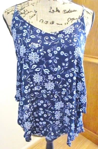 Neu mit Etikett Emmalee for Francesca's ärmelloses Damen-Schwingtankoberteil blau Blumenmuster, Größe M - Bild 1 von 12