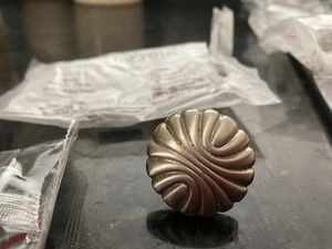 Set New 18 pcs Allen+Roth Satin Nickel round 1.5" Cabinet Knob -2 sets available - Picture 1 of 5