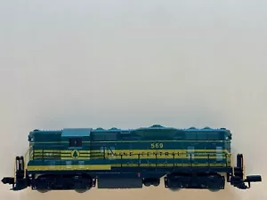 NIB N ATLAS GP-9 Ph. 2 Locomotive Custom-Painted Maine Central #569 Pine Green - Picture 1 of 8