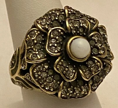 Vintage Signed HEIDI DAUS Retired Gold Tone Crystal Rhinestone Flower Ring 7.5 - Image 1 of 4