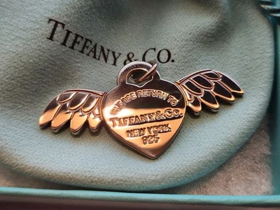 Tiffany & Co. Colgante de Plata Esterlina Regreso al Ángel Corazón Alas VENDIDO COMO ESTÁ Foto 1 de 4