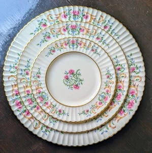 Gorgeous! Vintage Lenox Cinderella Dinner Plates Discontinued Pattern V308 - Picture 1 of 7