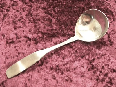 Cucharón de salsa/gravy PAUL REVERE Oneida Community acero inoxidable EE. UU. BONITO Foto 1 de 3