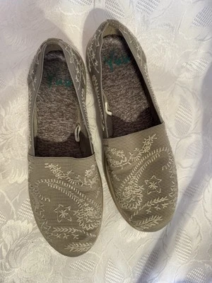 Zapatos Yuu para mujer talla 7 Krishna gris beige bordados zapatos cómodos sin cordones Foto 1 de 4