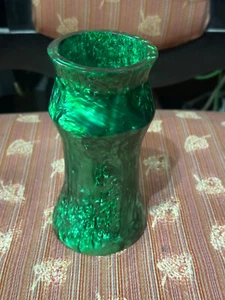 Jarrón vintage de baquelita Catalin verde flujo de lava decoración retro mediados de siglo años 60 raro - Imagen 1 de 5