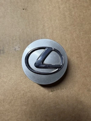 Tapa central única de fábrica OEM usada original Lexus Is250 Is350 GS300 GS350 Foto 1 de 2