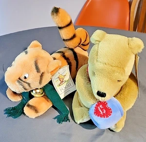 Gund Christmas Tigger Scarf Jingle Bell And Classic Pooh Be My Hunny Tags - Picture 1 of 11