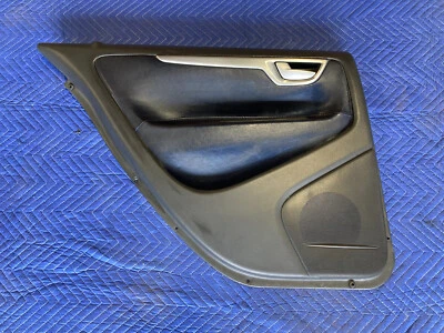 Panel de moldura de tarjeta de puerta trasera izquierda Volvo S60R V70R 2004-2007 39976247 OEM #2843M Foto 1 de 4