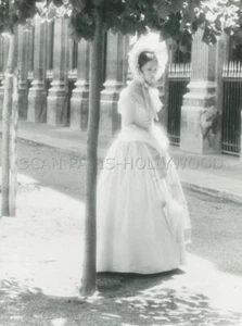 ISABELLE HUPPERT LA DAME AUX CAMELIAS 1981 PHOTO ORIGINAL  #19 - Picture 1 of 1