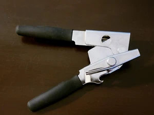 Vintage SWING-A-WAY Manual Can Opener w Bottle Opener Soft Black Handle USA PSJ - Picture 1 of 7