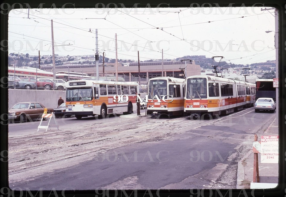 SF MUNI. Carro LRV #1266. San Francisco (CA). Diapositiva original 1984. Foto 1 de 1