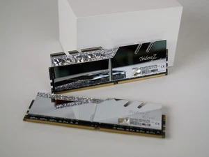 64GB G.Skill DDR4 Trident Z Royal Silver 4400Mhz F4-4400C19D-64GTRS 2x32GB - Picture 1 of 3