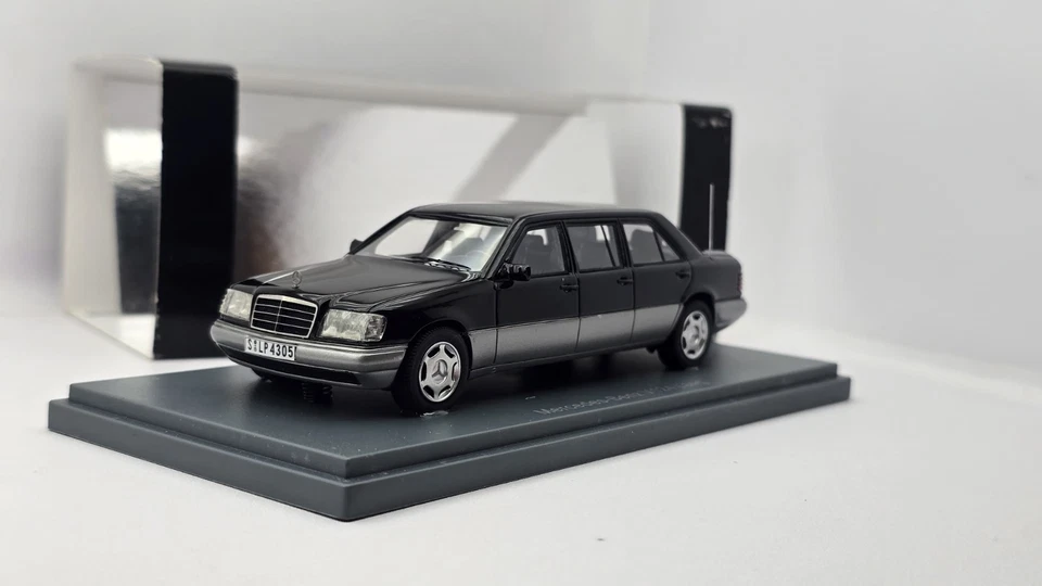 Neo Scale Models 1:43 Mercedes W124 LONG - Immagine 1 di 4
