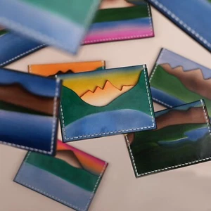 Minimalist Leather Card Holder Showcases The Art Of The Mountain Range - Picture 1 of 47