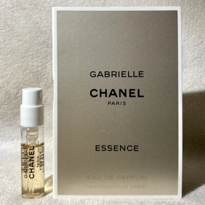 Chanel Gabrielle Essence Eau de Parfum EDP Muestra Spray .05oz, 1.5ml Nuevo en Tarjeta Foto 1 de 2