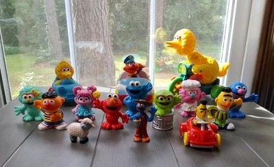 Lote Mixto de 15 Juguetes Plaza Sésamo De Colección-Nuevos Big Bird Cuerda Coche de Policía Ernie Grover Foto 1 de 4