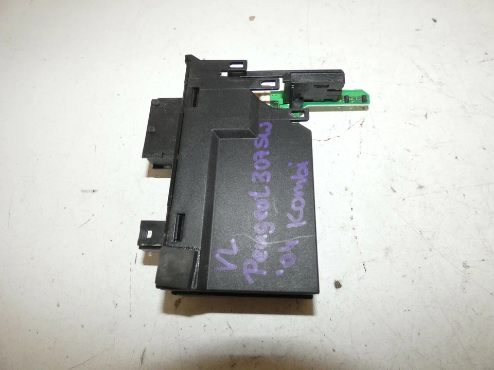 Centralina porta anteriore sinistra Peugeot 307 SW 2004 station wagon 9634457580 - Immagine 1 di 1