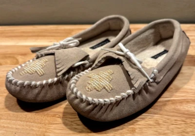 Chinelos Mocassim Feminino Fireside by Dearfoams Bronzeado Tamanho 6 Novo Sem Caixa * - Imagem 1 de 4