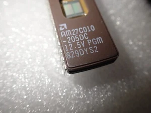 AMD AM27C010-205DC 128Kx8-Bit 1M UV-EPROM UV-Erasable Memory DIP-32-Pin 12.75V - Picture 1 of 5