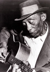 Póster Mississippi John Hurt, tocar la guitarra, música blues - Imagen 1 de 1
