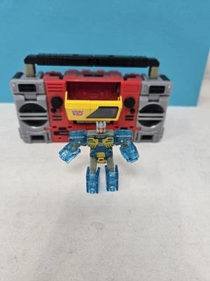 BLASTER w/ Eject Transformers Kingdom / Legacy WFC Voyager Class Hasbro - Image 1 of 4