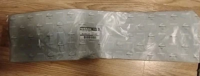 Nuevo OEM Genuino Nissan Murano Cinta Negra Lado del Conductor Trasero 2009-14 828131AA3C Foto 1 de 3