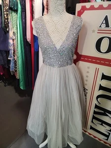 Stunning Quiz occasion dress Size 14 Grey Sequin Evening Midi Prom BNWT RRP£75! - Picture 1 of 4