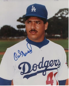 Carlos Hernandez signed autograph 8 x 10 L-A Dodgers Early 1990's Show Autograph - Picture 1 of 1