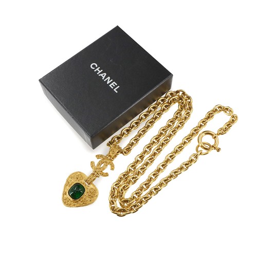 Collana lunga CHANEL colore pietra oro verde 94A circonferenza collo 89 cm con scatola