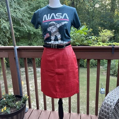 Minifalda vintage de cuero de cintura alta roja lápiz labial años 80 90 | XS pequeña Foto 1 de 4