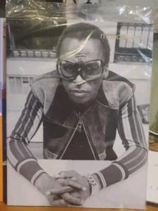 Music Direct 2025 Catalog Miles Davis NEW SEALED - Foto 1 di 2
