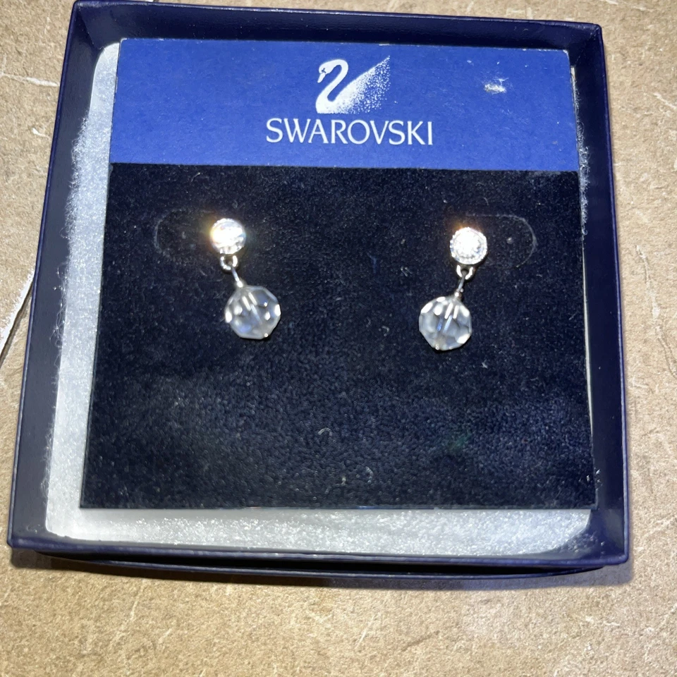 Brincos pendentes de cristal Swarovski ouro 14K com gota de cristal - Imagem 1 de 4