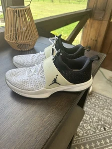 Jordan Trainer 2 Flyknit Chicago - Bianco Nero - Uomo Taglia 8,5 - Foto 1 di 10