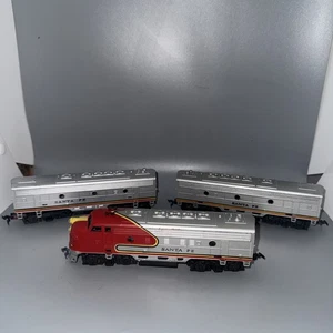 Locomotora unidad escala HO Tyco Red Santa Fe #4015 F7A más 2 unidades B sin caja - Imagen 1 de 12
