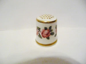 THIMBLE BONE CHINA ROYAL CROWN DERBY ANNI '80 STORICO "BILLINGSLEY ROSES" C1790 - Foto 1 di 5