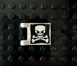 LEGO Pirate Flag 2x2 Square with Evil Skull and Crossbones 2335pb030 - Picture 1 of 2