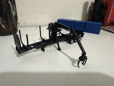 1/87 Log Trailer with Center Loader 3D Printed Fully Posable Model - Image 1 of 4