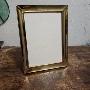 Vintage Hallmark Gold-Tone Photo Picture Frame 5"x7" Free-Standing Wall Mount - Picture 1 of 10