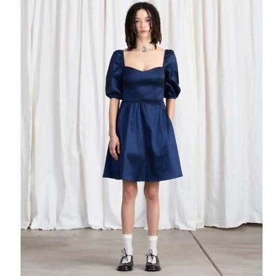 Vestido Ali Dorado Sweetheart Mini Manga Abullonada en Azul Marino Metálico Foto 1 de 4