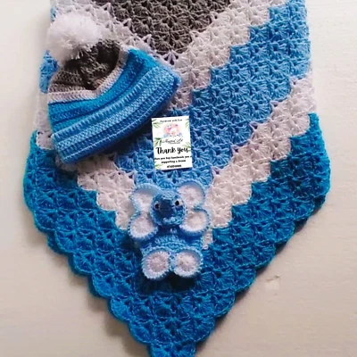NUEVA, Manta Bebé Tejer Lana Suave Calidad Crochet Hecha a Mano Blanca, Gris y Azul Foto 1 de 4