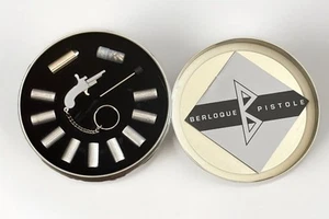 BERLOQUE PINFIRE TOY PISTOL 2 MM MINIATURE GUN BLANK/CAP KEYCHAIN IN TIN NEW - Afbeelding 1 van 8