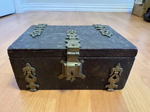 Vintage Decorative Chest Antique Oriental Gold And Brown Elephant Design Rare - Picture 1 of 9