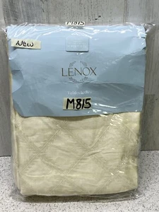 Lenox Laurel Leaf 70" x 104" Ivory Rectangle Tablecloth New - Picture 1 of 7