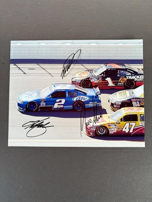 Foto firmada autografiada por Martin Truex & Kurt Busch y Marcos Ambrose 8X10 Foto 1 de 4