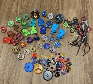 Beyblade großes Konvolut Metall & Kunststoff Werfer Zubehör Teile - Bild 1 von 9