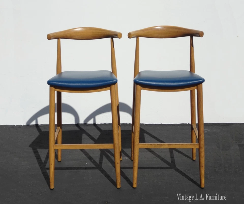 Par de taburetes de bar vintage modernos de mediados de siglo de metal azul taburetes de bar Foto 1 de 4