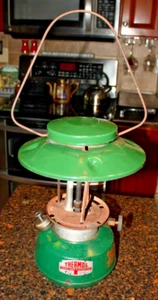 VINTAGE THERMOS LANTERN MODEL 8326 Double Mantle Works No Globe 1 New Mantle - Picture 1 of 15